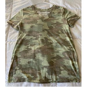 Size S Camo Short Sleeve Shirt